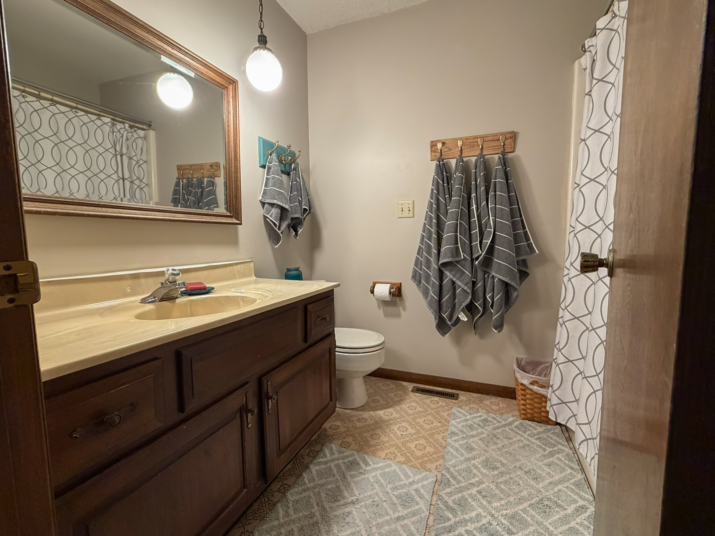 6607 Oak Ridge Lane
