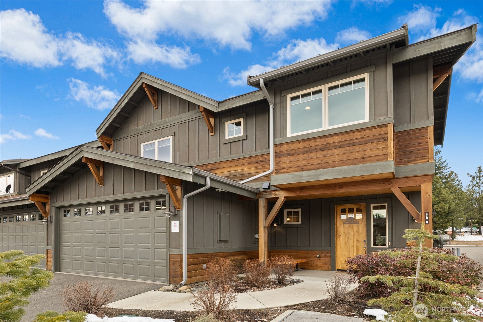 HOA covers all landscaping front and back.And snow removal. Really nothing to do.