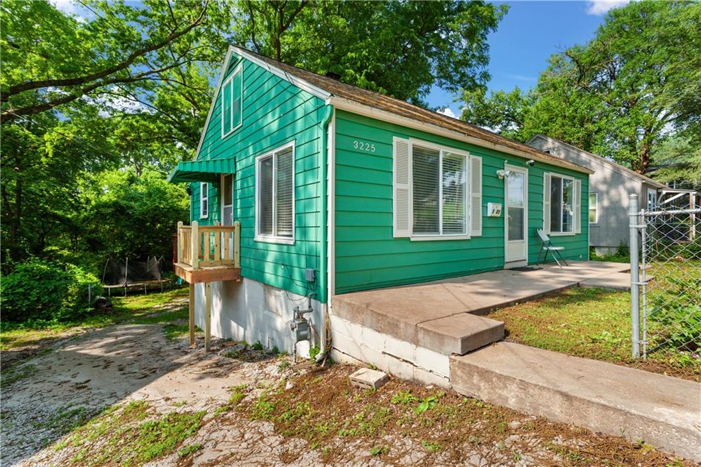 3225 Tauromee Avenue