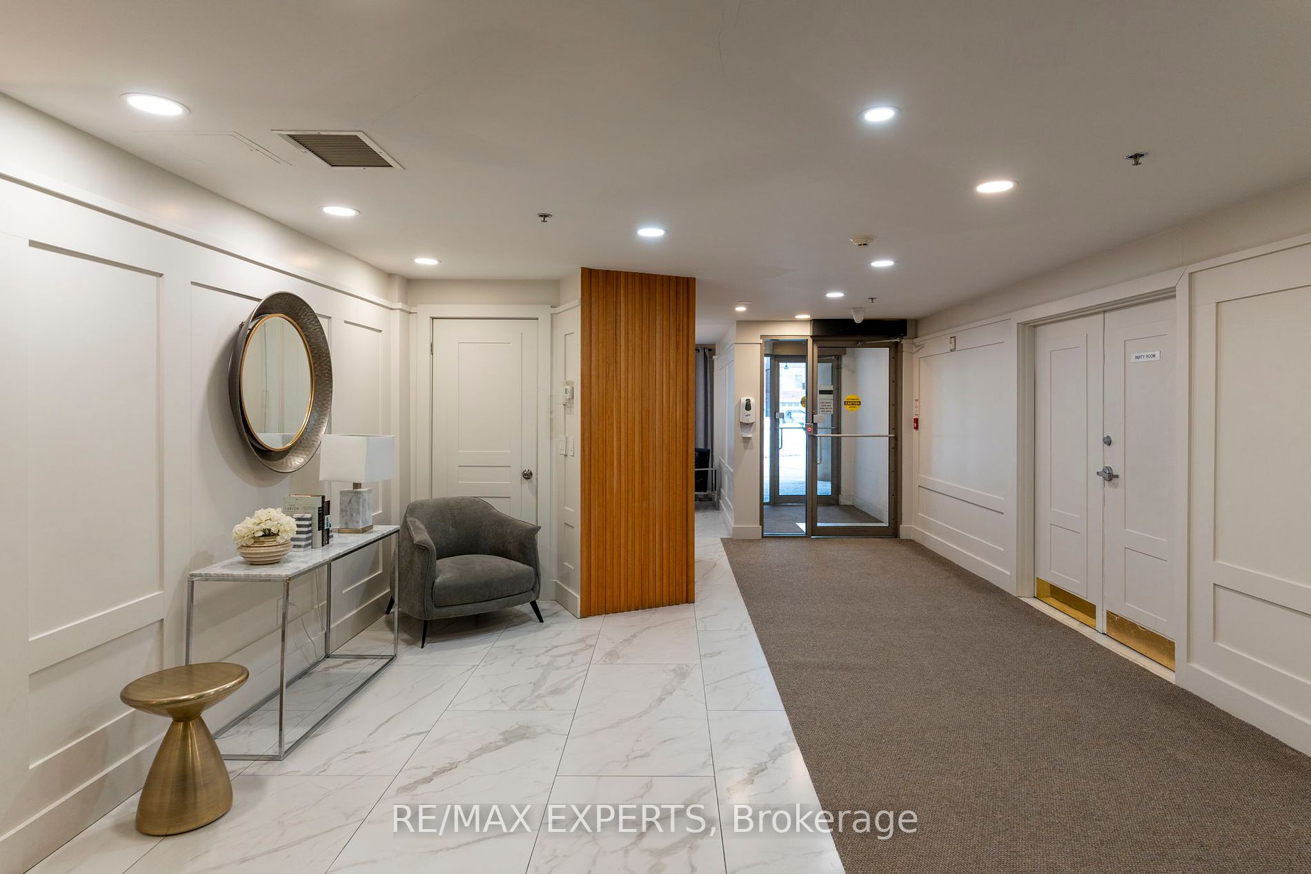 8026 Kipling Ave 212