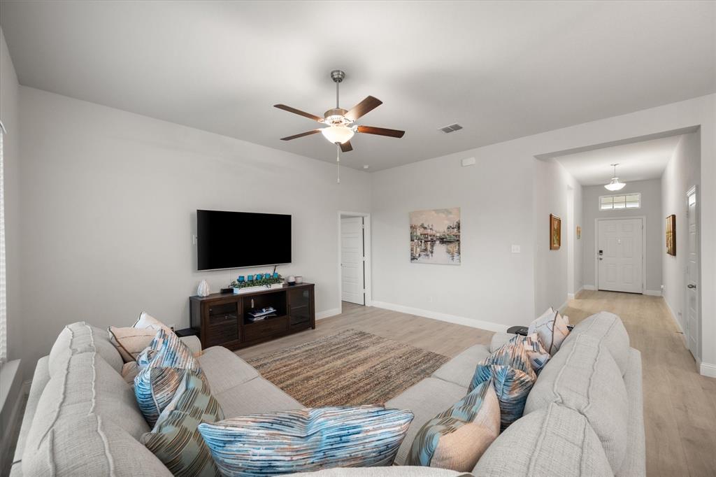 1416 Lakeview Drive