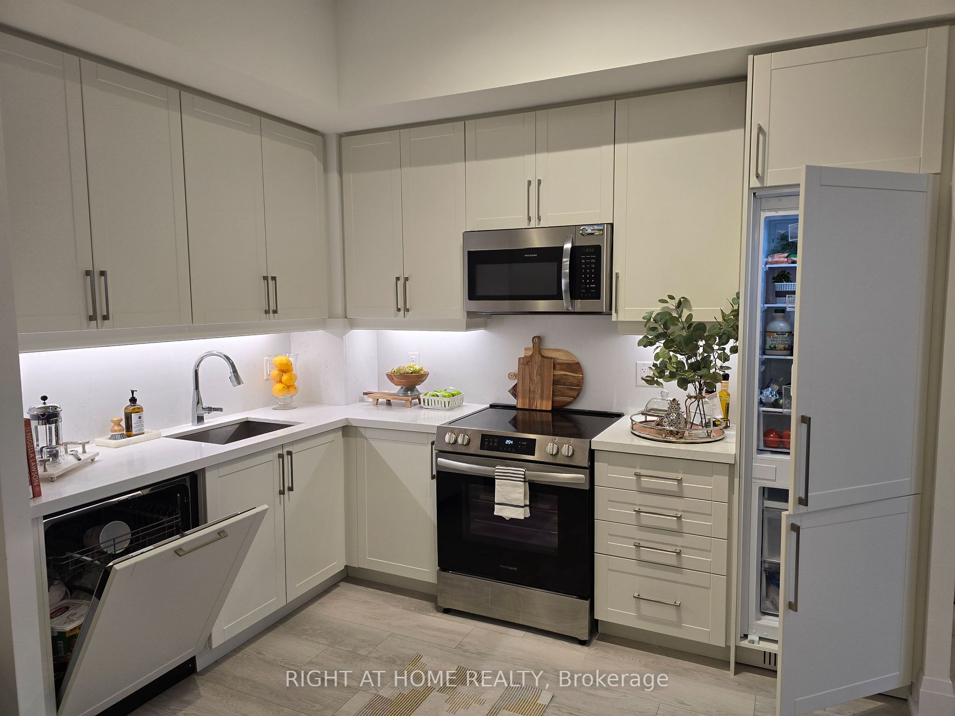 2450 Old Bronte Rd 833