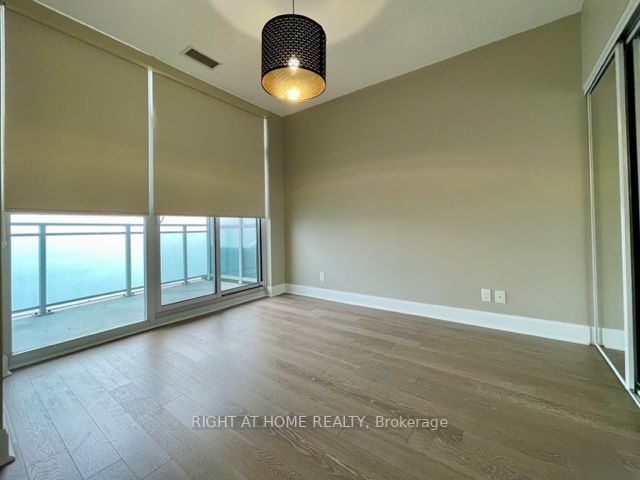 33 Shore Breeze Dr 3409