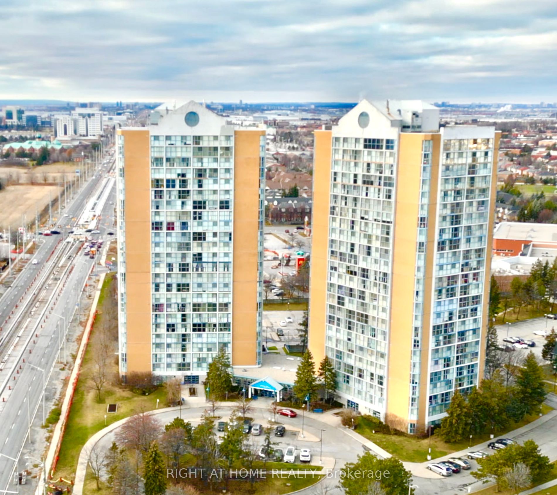 25 Trailwood Dr 904