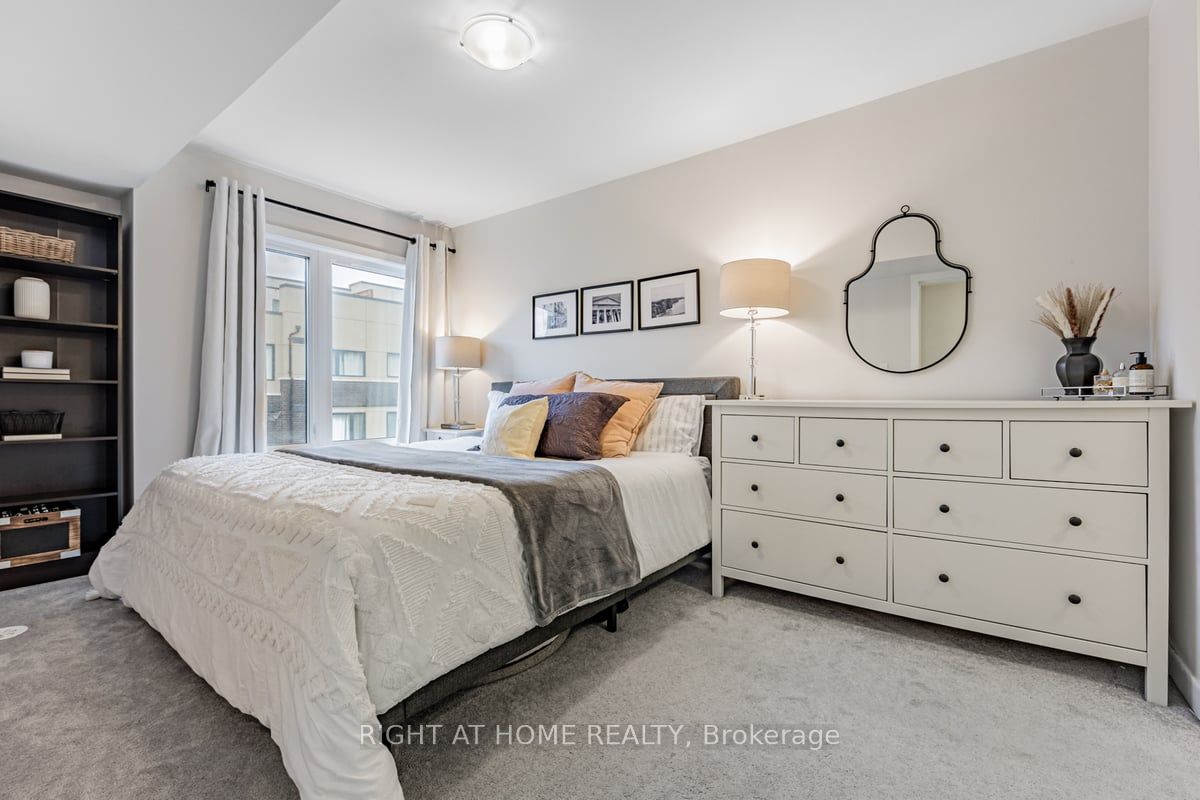 1555 Kingston Rd 323