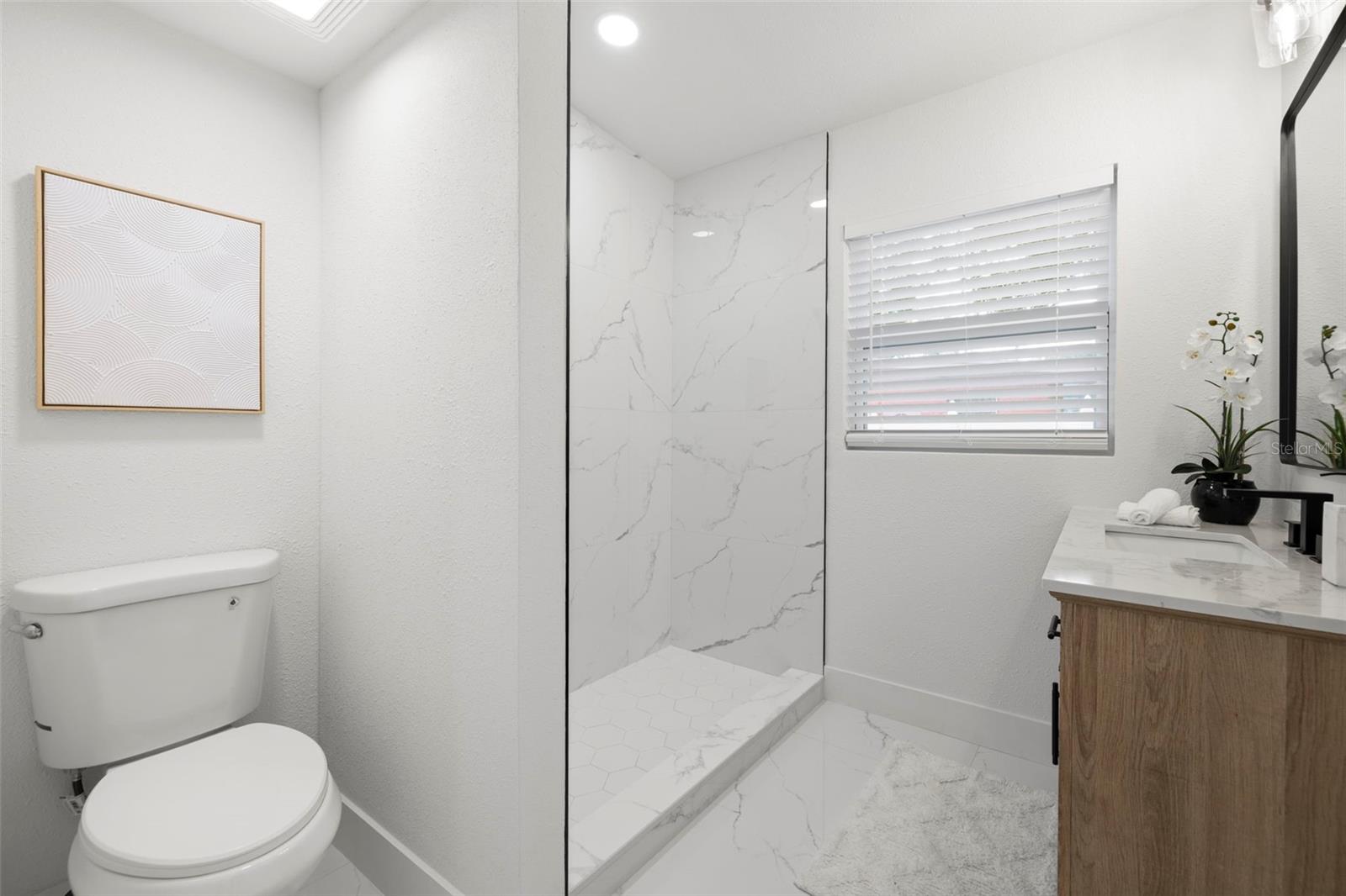 3008 E Elm Street