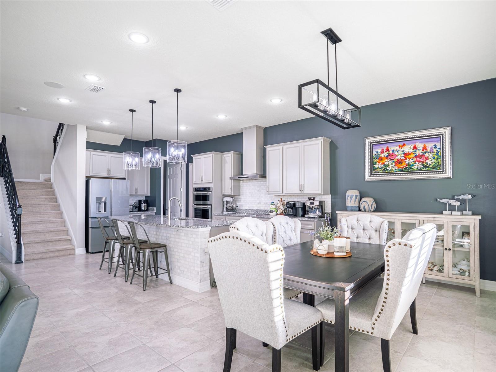 2206 Weatherly Way