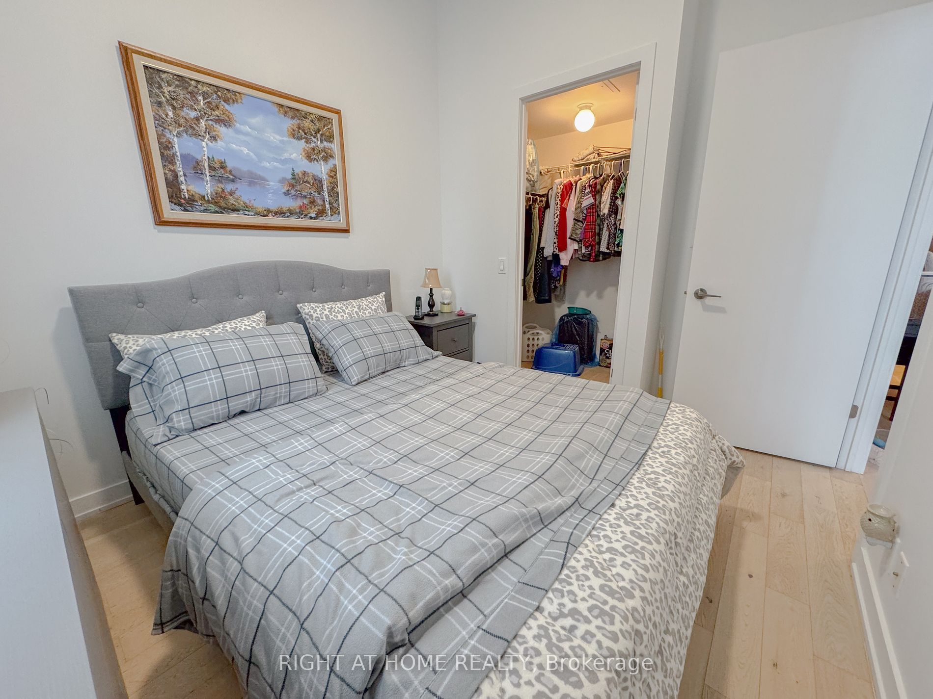 2212 W Lake Shore Blvd Ph06