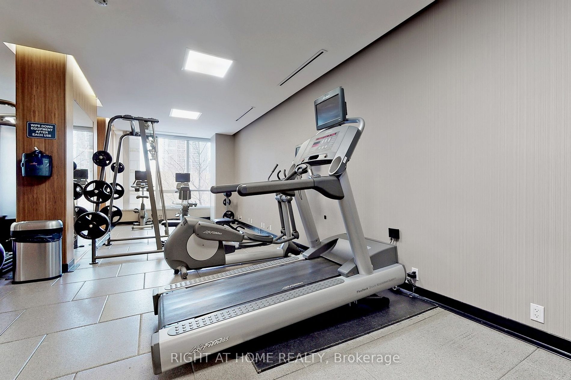 500 Sherbourne St 2402