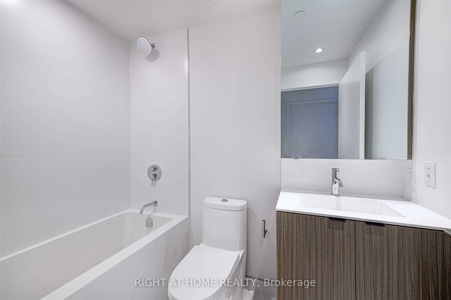20 Edward St 924