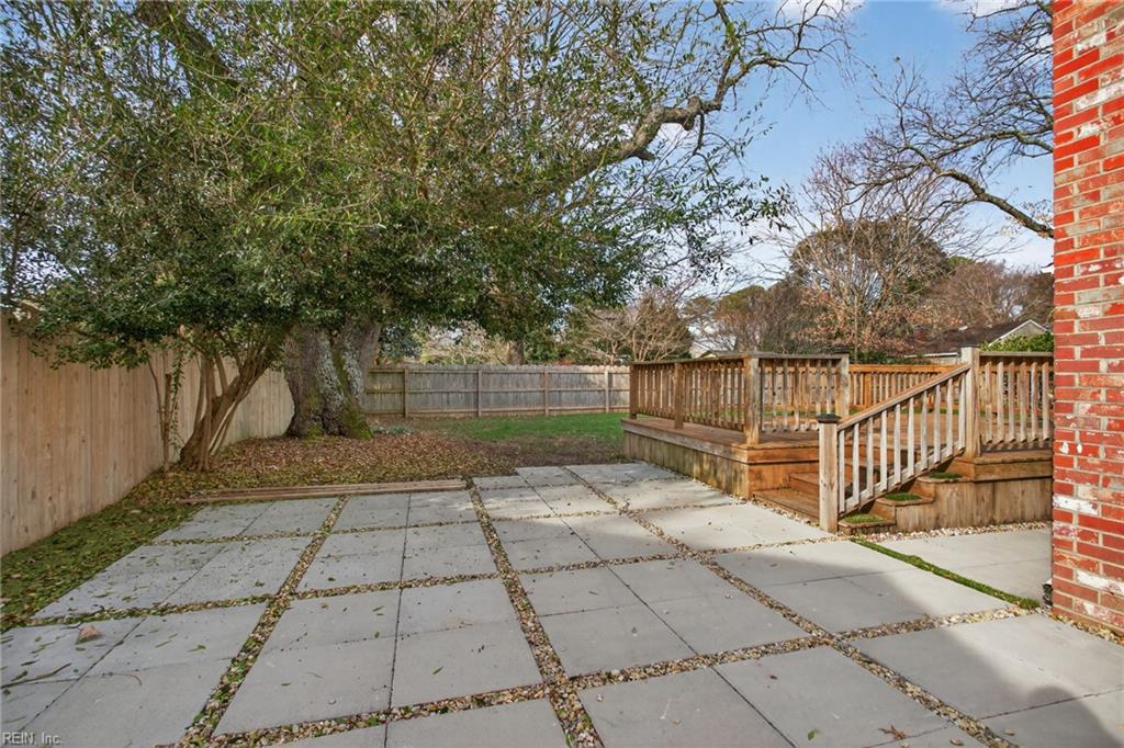 1025 Walt Whitman Way