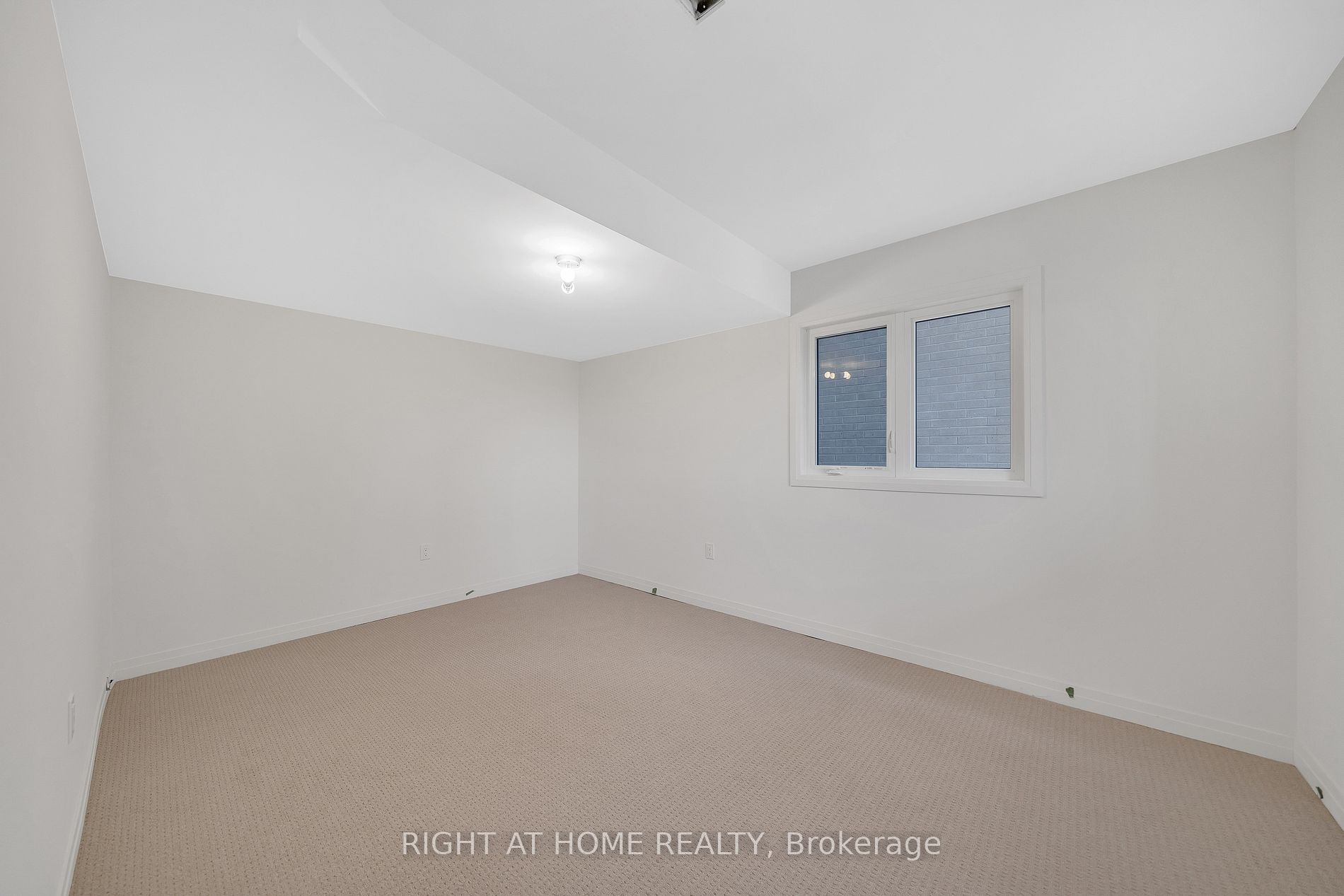 275 Port Darlington Rd