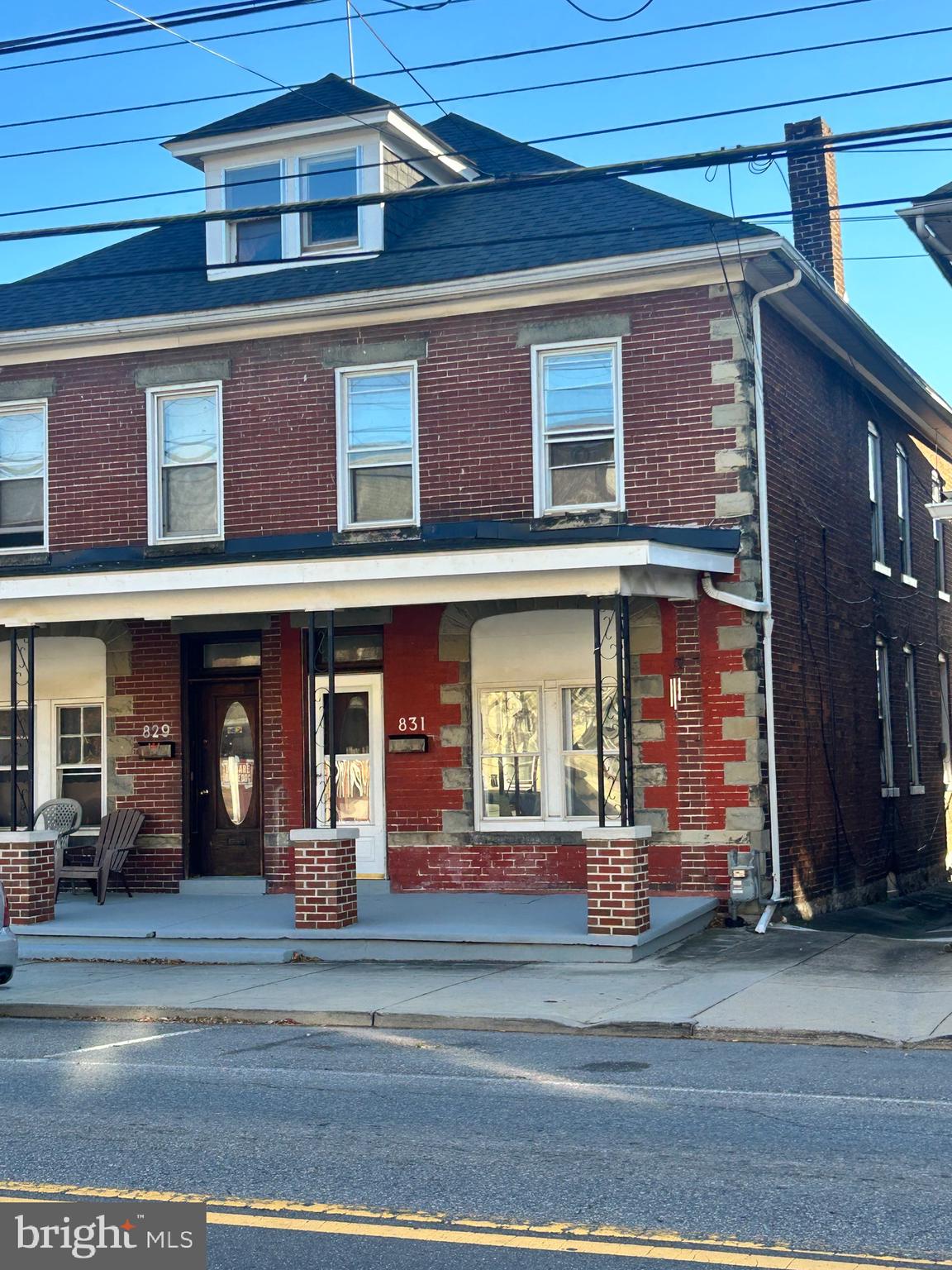 831 WWashington St W  
