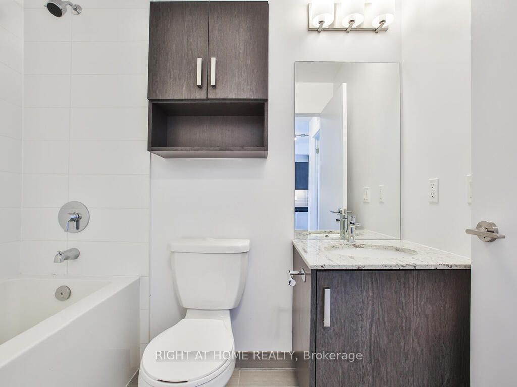 1486 Bathurst St 705