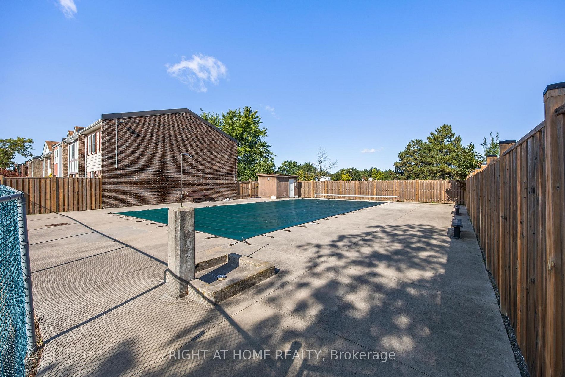 1020 Central Park Dr 82