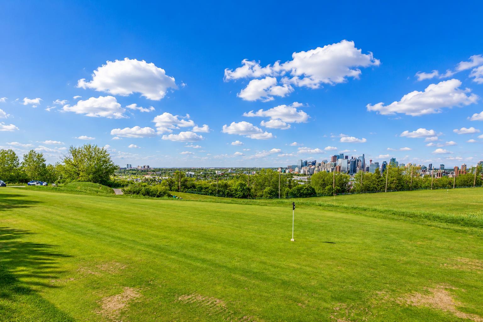 10 Hemlock Crescent SW 306