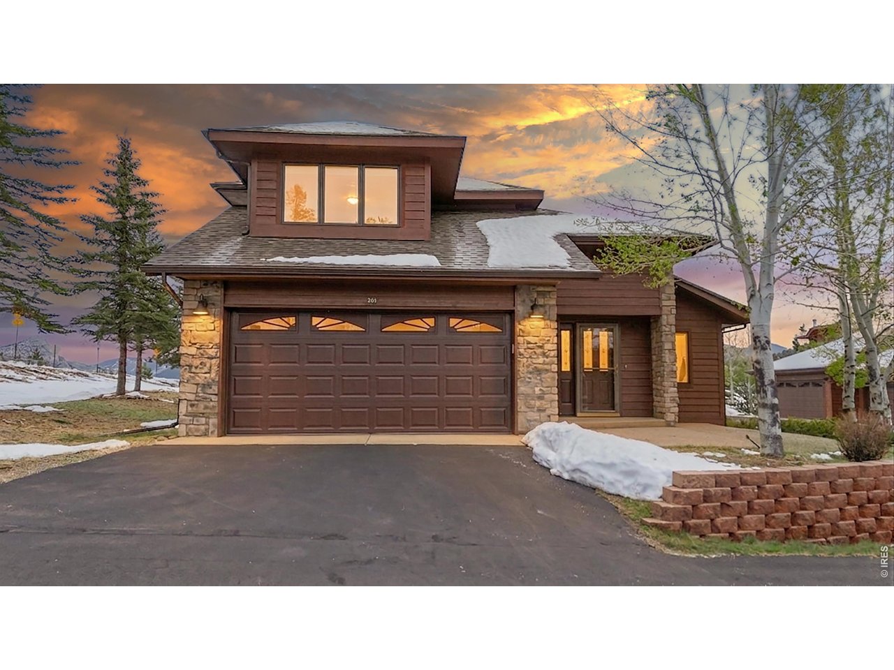 Welcome to your dream mountain escape in this exquisite luxury condo, ideally situated in the heart of Estes Park. Enjoy effortless access to the town's charming attractions while immersing yourself in the beauty of nature. As you enter, you'll be greeted by a warm and inviting atmosphere featuring vaulted ceilings, a cozy fireplace, and expansive windows that showcase the stunning natural landscape.The thoughtfully designed layout includes a primary suite conveniently located on the main floor, providing ease and accessibility. The unit also boasts two full baths-one on the main level and another upstairs-ensuring comfort for residents and guests alike. The upper loft serves as an ideal retreat, offering a serene space to relax and soak in the captivating vistas that make Estes Park so special.This condo is completely turn-key and comes fully furnished, including all furniture and furnishings, making it ready for immediate enjoyment as a full-time residence, Second Home or Vacation getaway. This unit has a brand new Class 4 roof, New Pella Windows and exterior is freshly painted. Imagine enjoying leisurely strolls to the Historic Stanley Hotel, exploring scenic walking trails, and indulging in the diverse shopping and dining options just moments away. For outdoor enthusiasts, this location provides easy access to fishing, hiking, biking, and the breathtaking beauty of Rocky Mountain National Park. Whether you're looking for a full-time residence or a vacation home, this luxury unit offers the perfect blend of comfort and adventure, making it an exceptional choice for anyone looking to experience the very best of the Estes Park lifestyle.