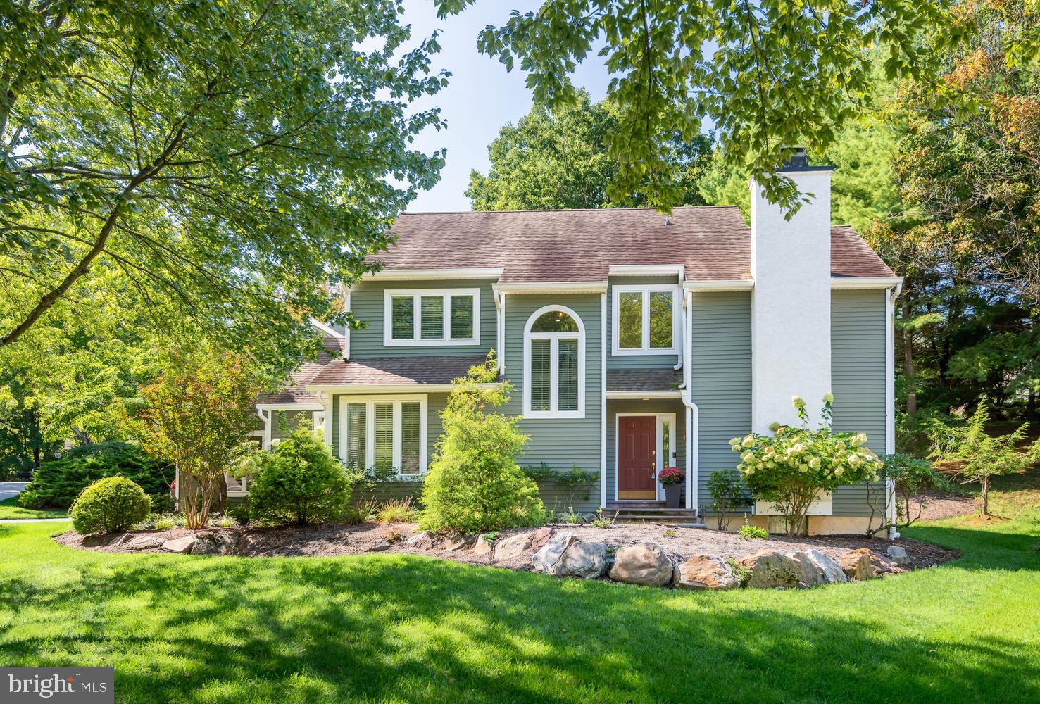Welcome to this stunning, move-in ready 2,500 sq. ft. single-family home in a quiet residential community within the highly acclaimed Rose Tree Media School District. This exceptional home offers a wonderful floor plan with an easy, natural flow and an impressive list of updates. The heart of the home is the brand-new island kitchen, featuring beautiful granite countertops and stainless-steel Bosch appliances. Gorgeous wide-plank distressed wood flooring enhances the first floor, while high-end, decorator-selected carpeting adds warmth and comfort upstairs. The sun-filled Living Room and Family Room each feature a gas fireplace and new Anderson sliding glass doors opening to the expansive wrap-around deck. The Breakfast Room also provides direct access to the deck, creating an ideal setting for outdoor dining, entertaining, or simply relaxing in the privacy of the beautifully wooded setting. The full finished basement, complete with a full bathroom, provides valuable additional living and recreation space. Numerous recent improvements include brand-new windows, new Anderson sliders, new roof with 6" gutters, new water heater, new garage door and opener, new brick-accented flagstone walkway and stoop, fresh landscaping, alarm system, and more. The property itself is truly one of the nicest lots in the community, offering a sprawling front yard and exceptional privacy in the rear, where mature trees and open space create a peaceful backdrop. As a resident, the HOA provides access to the community pool and tennis courts and includes common-area maintenance, snow removal, and trash removal. With its outstanding location, Rose Tree Media schools, beautifully updated interior, finished basement, private wooded setting, and exceptional outdoor living space, this is a wonderful place to call home.