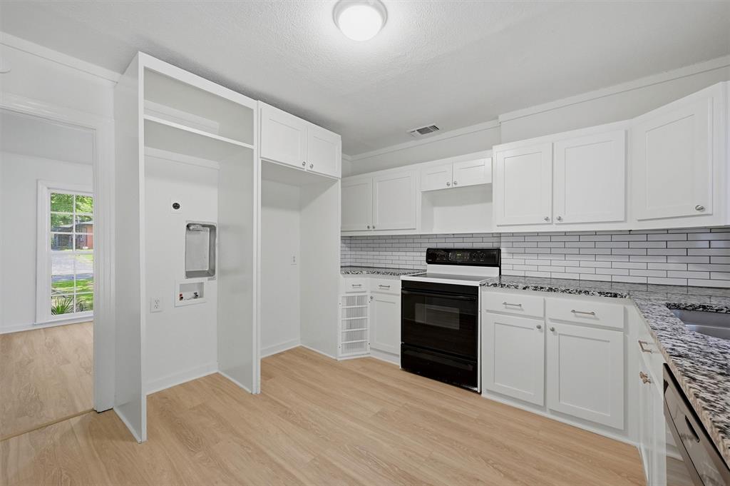 1020 W Brockett Street