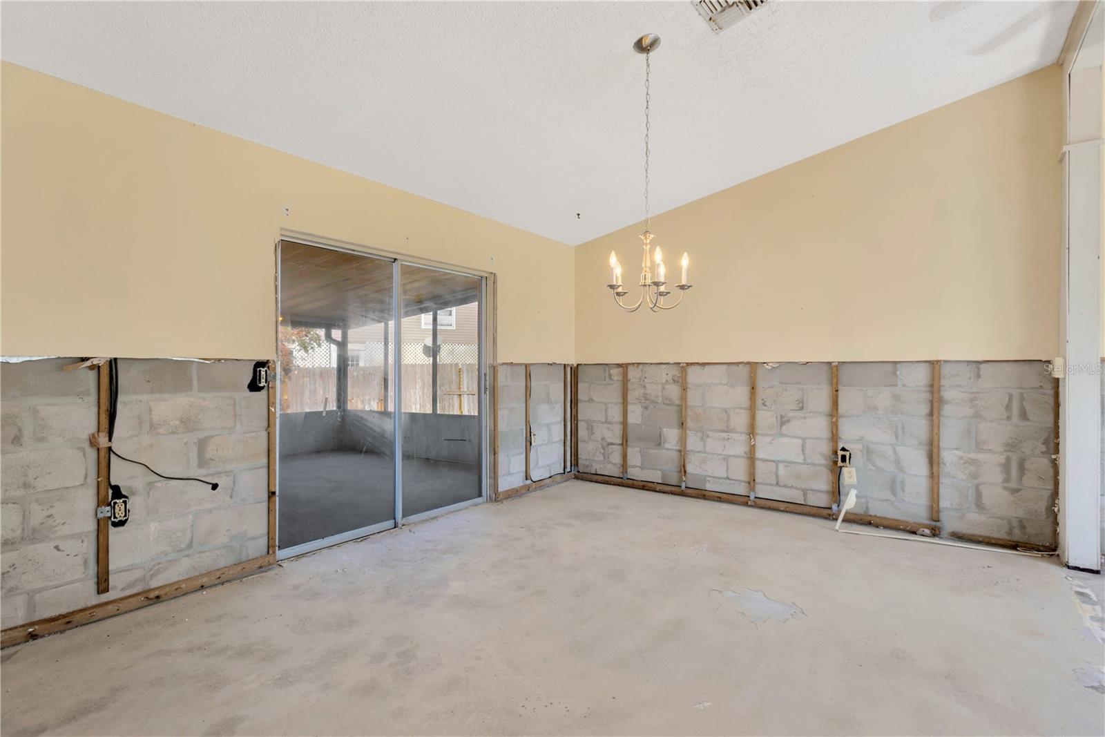 2414 16th Street W