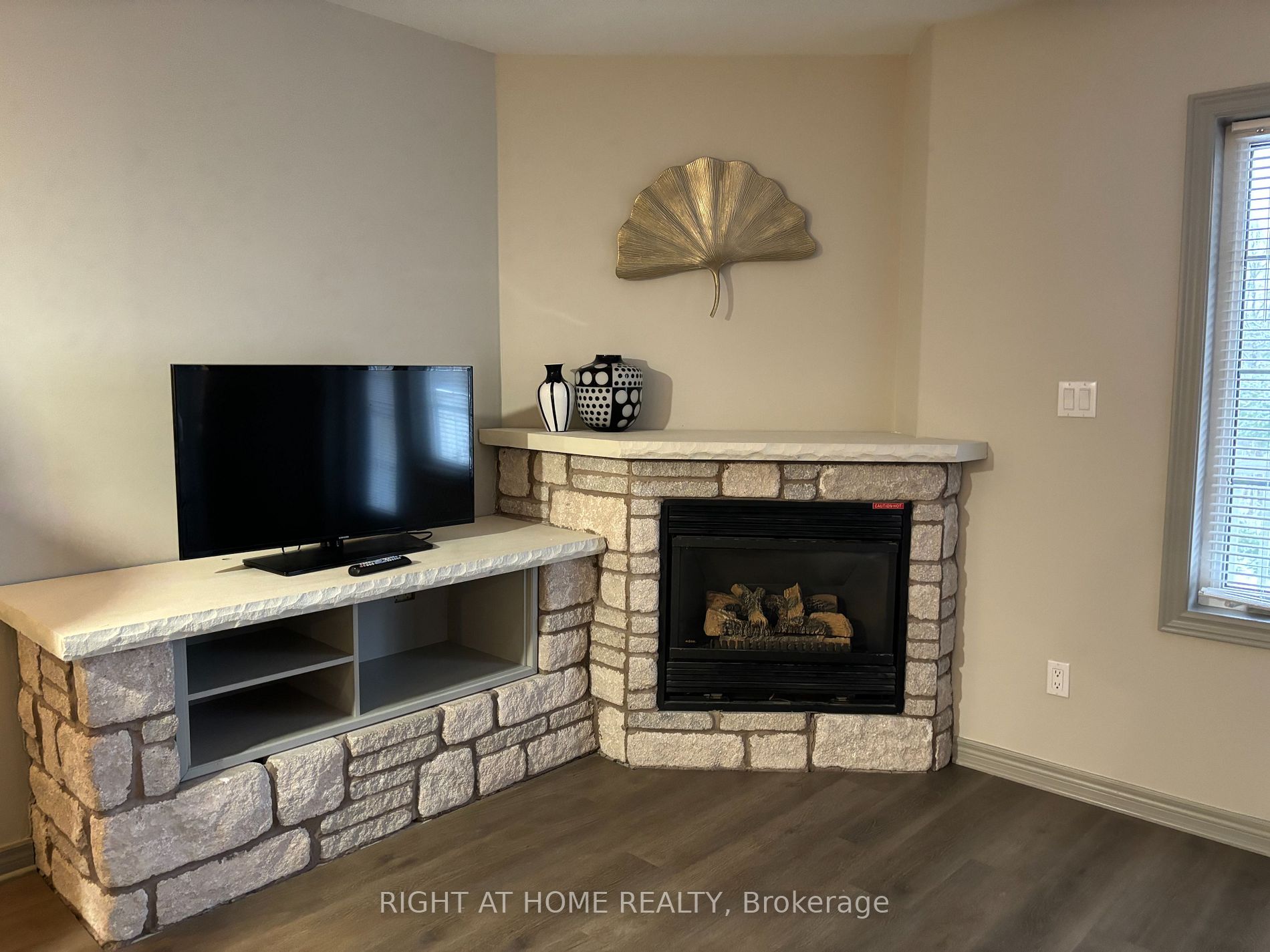 90 HIGHLAND Dr 2500/01
