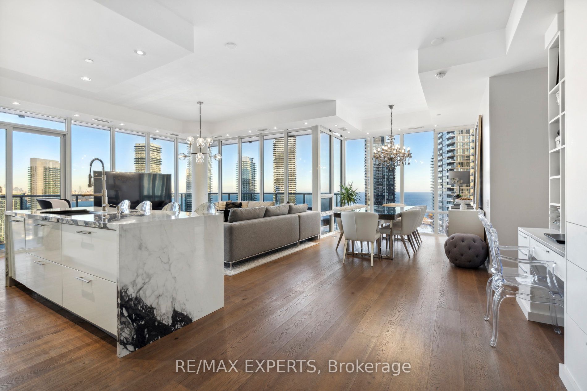 90 Park Lawn Rd PH-3007
