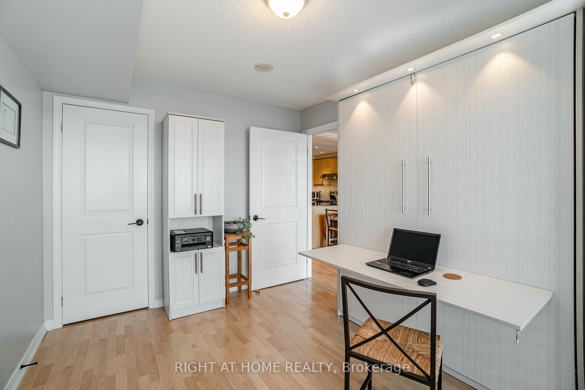 9 N George St 1303