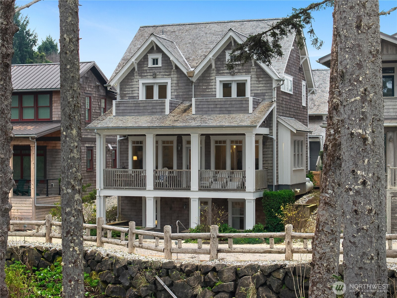 21 N Glen Lane