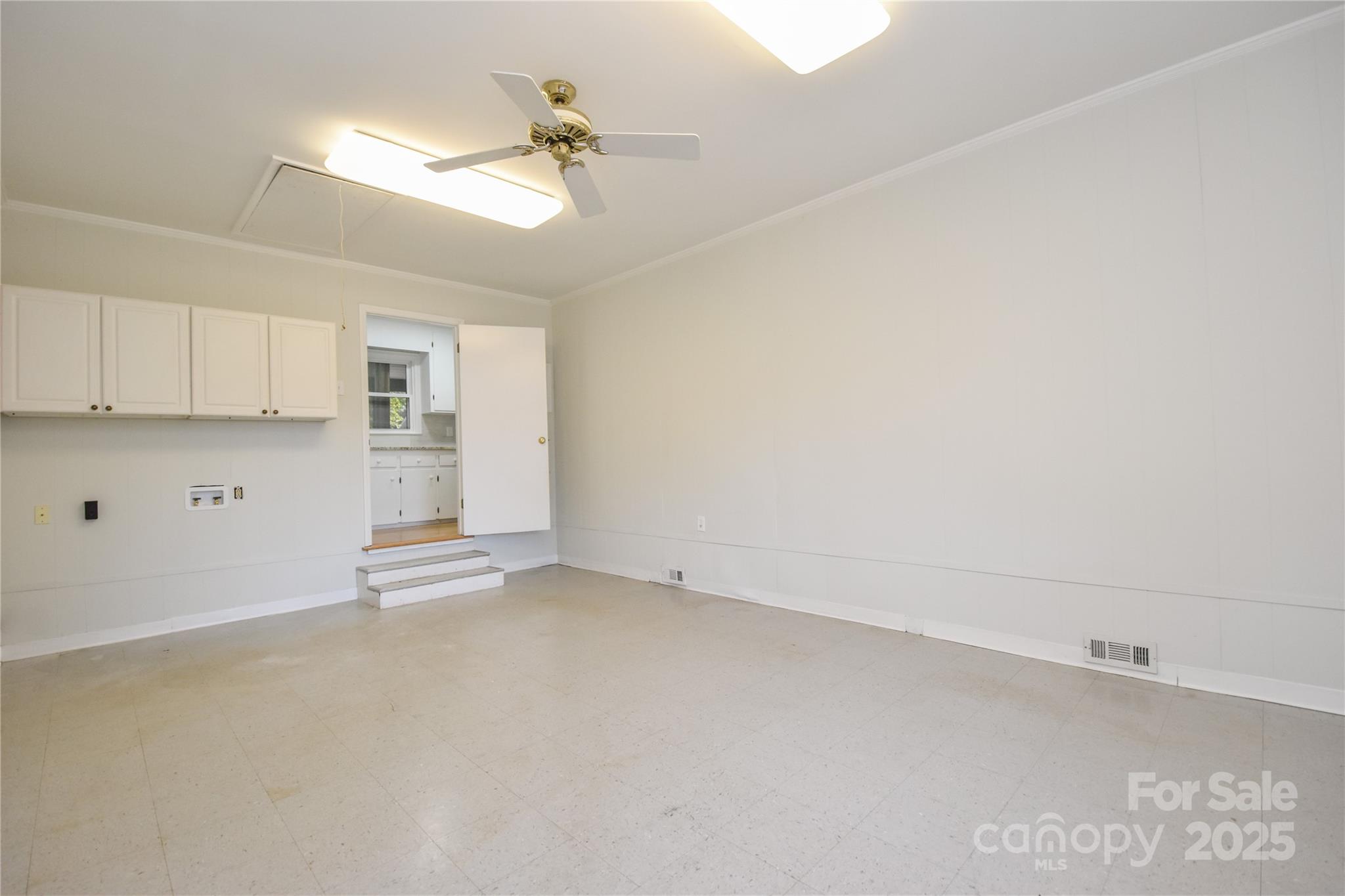 846 S Magnolia Street