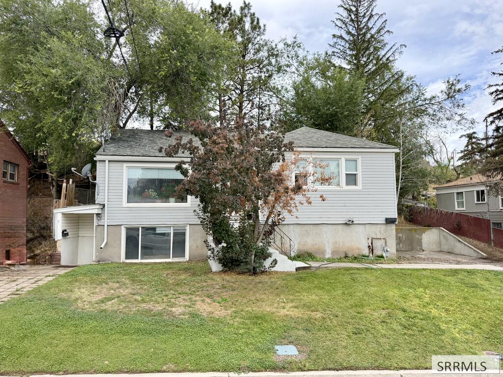 9 Foothill Boulevard