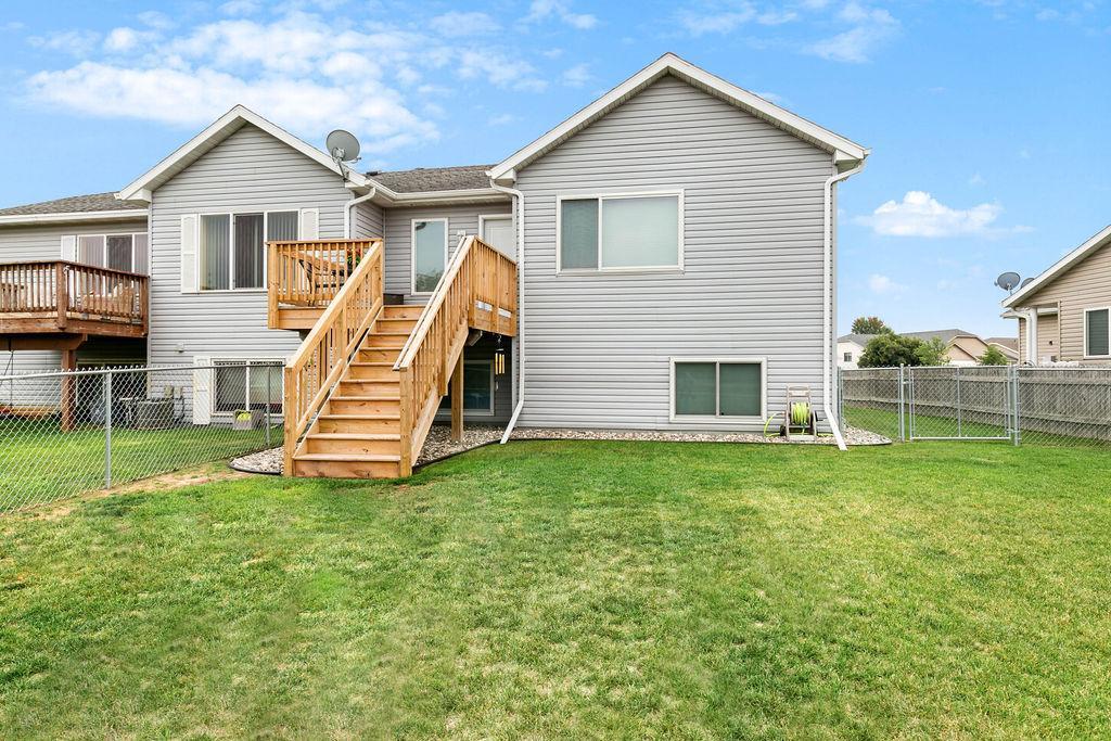 1924 Knollwood Circle