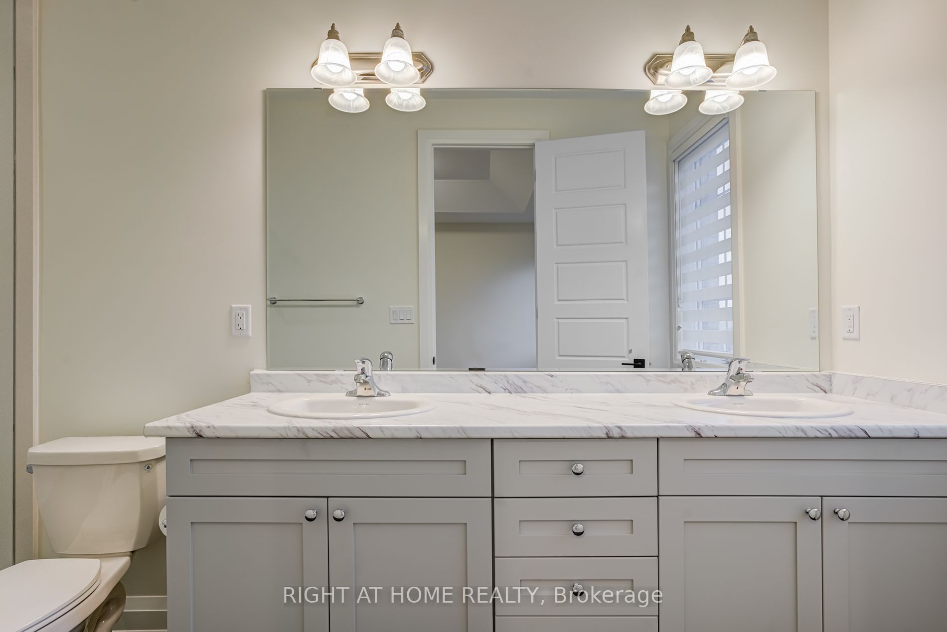 3242 Chimney Swift Cres
