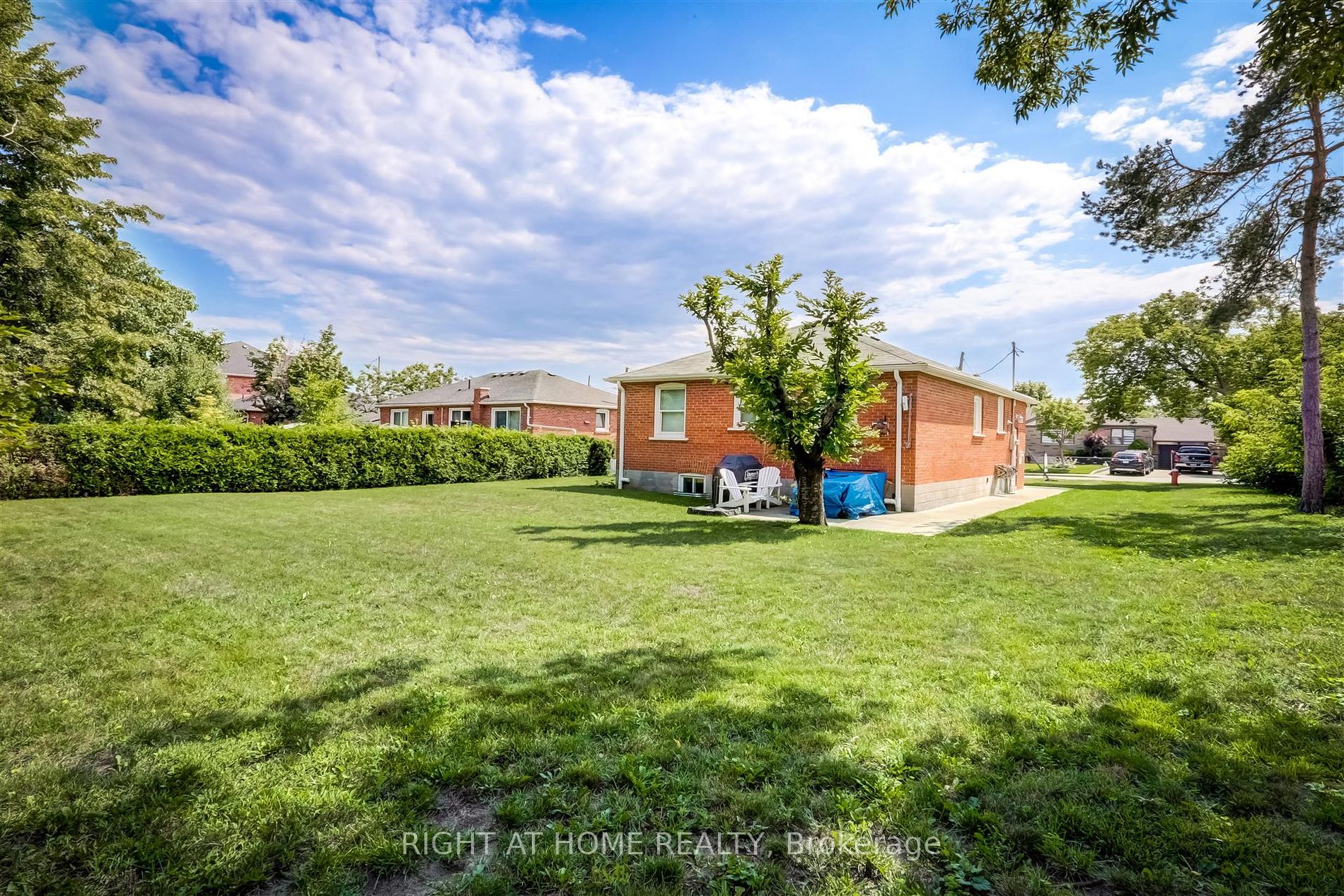 2515 Donnavale Dr