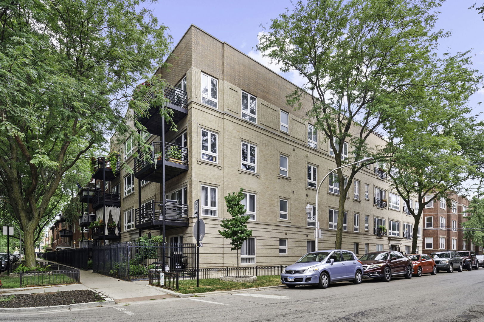 OVERSIZED SECOND FL CORNER UNIT FLOODED WITH NATURAL LIGHT IN CONVENIENT UPTOWN LOCATION NEAR MONTROSE BEACH. EAT-IN KITCHEN FEATURES WHITE CABINETRY, GRANITE COUNTERS, TILED BACKSPLASH, SS APPLIANCES, SEPARATE DINING SPACE, AND PANTRY CLOSET. LIVING ROOM WITH EXPOSED BRICK WALL. PRIMARY BEDROOM WITH TWO CLOSETS AND LARGE BATH WITH DUAL SINK VANITY. SECOND BEDROOM AND SECOND FULL BATHROOM. HARDWOOD FLOORS THROUGHOUT. PRIVATE REAR DECK OFF OF KITCHEN. IN-UNIT LAUNDRY AND CENTRAL AIR/FURNACE. ADDITIONAL LARGE PRIVATE STORAGE UNIT IN BASEMENT INCLUDED. BUILDING FEATURES NEW COMMON ROOFDECK. PERMIT PARKING IN AREA.