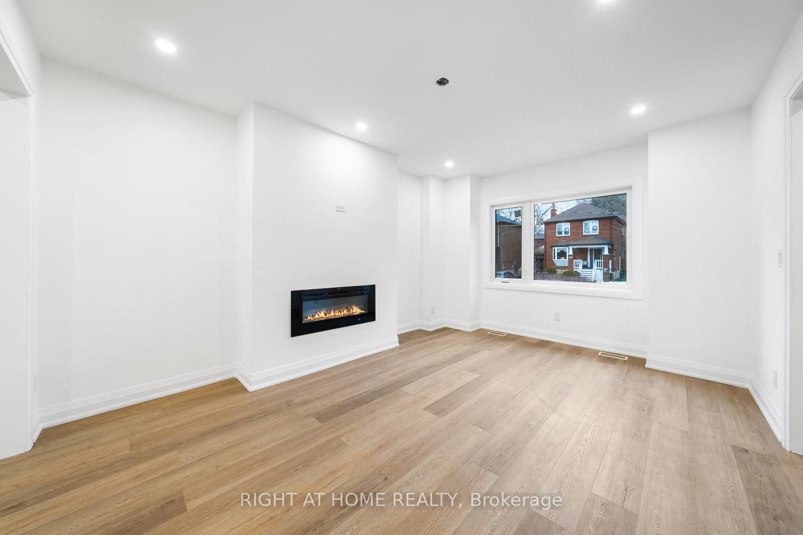 147 Forman Ave