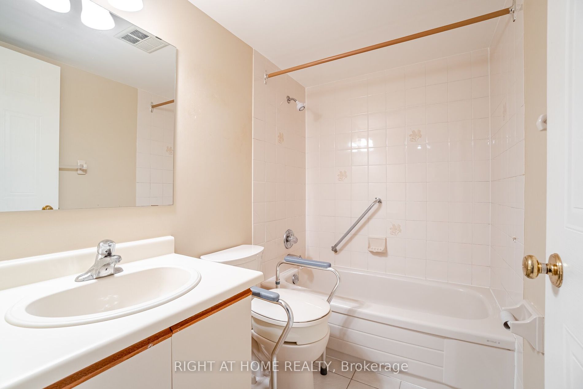 5090 Pinedale Ave 1001