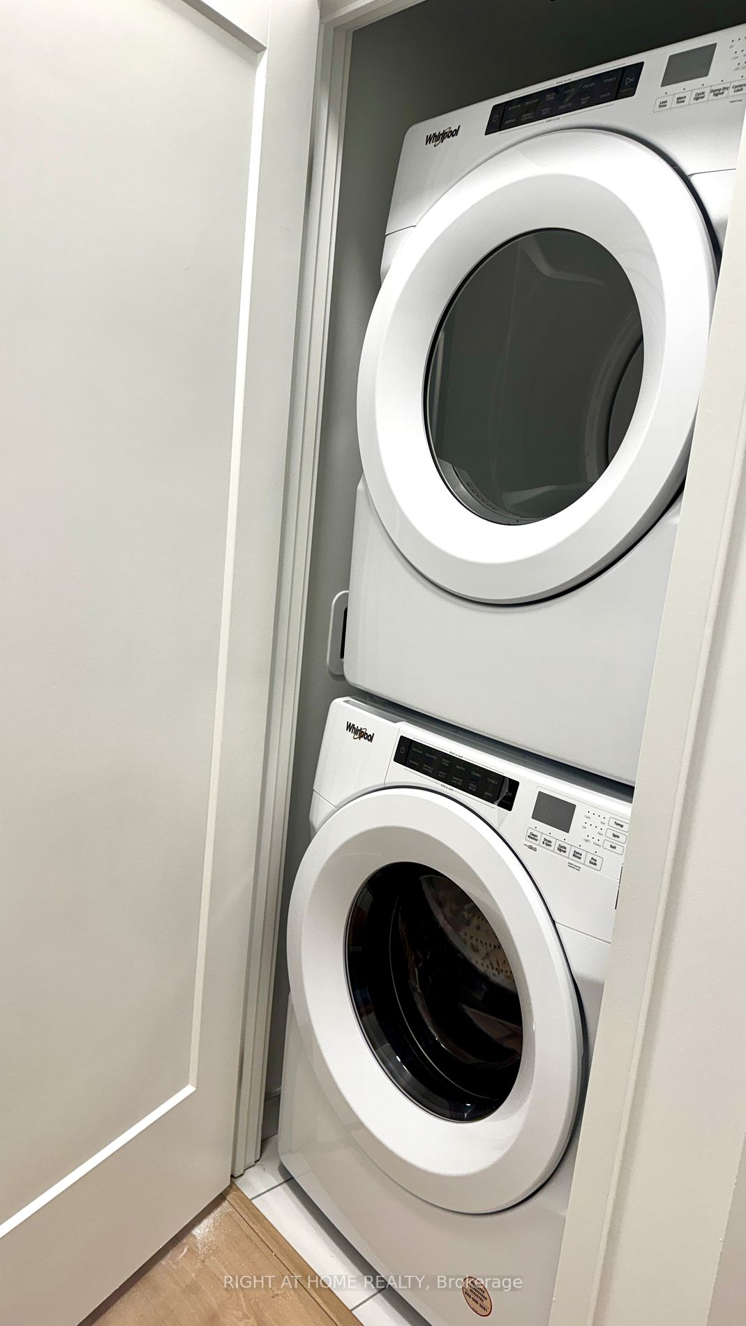 181 E Sheppard Ave 419