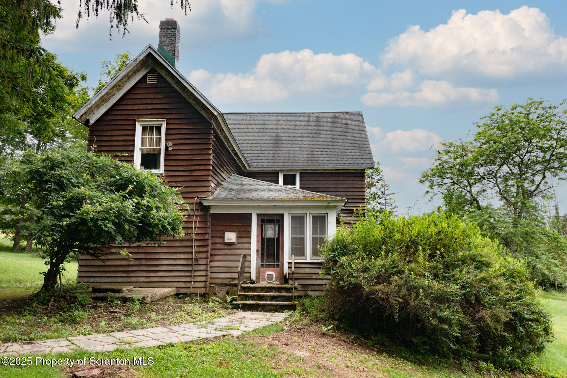 1942 Hess Road
