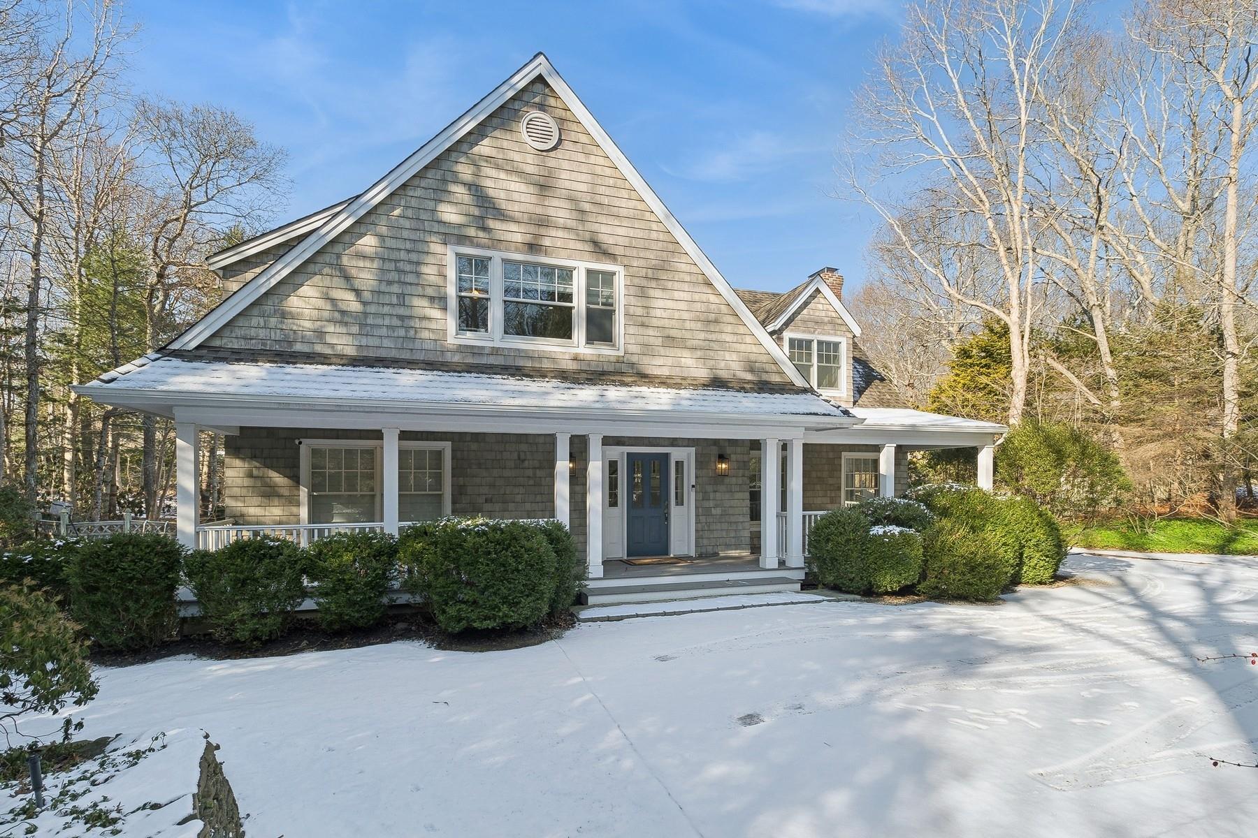 12 Bay Colony Court