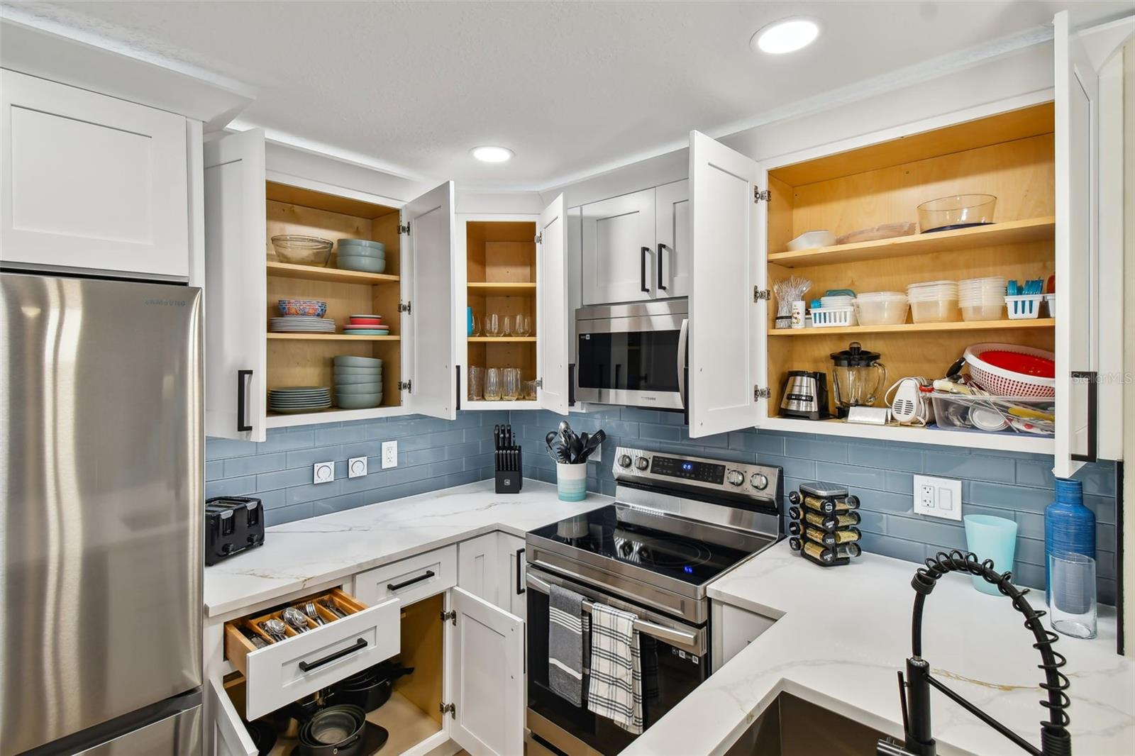 315 Medallion Boulevard E