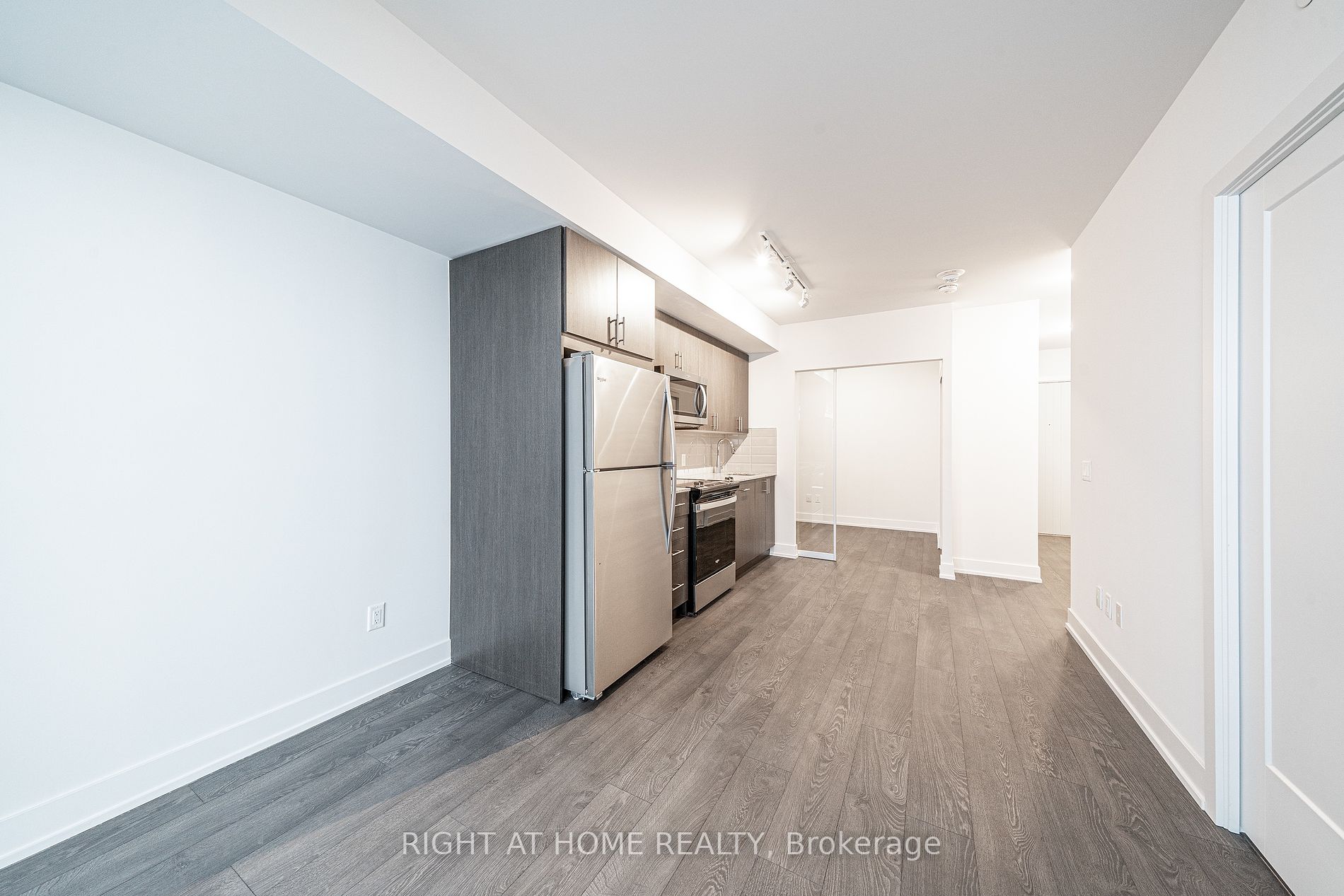 2550 N Simcoe St 2015