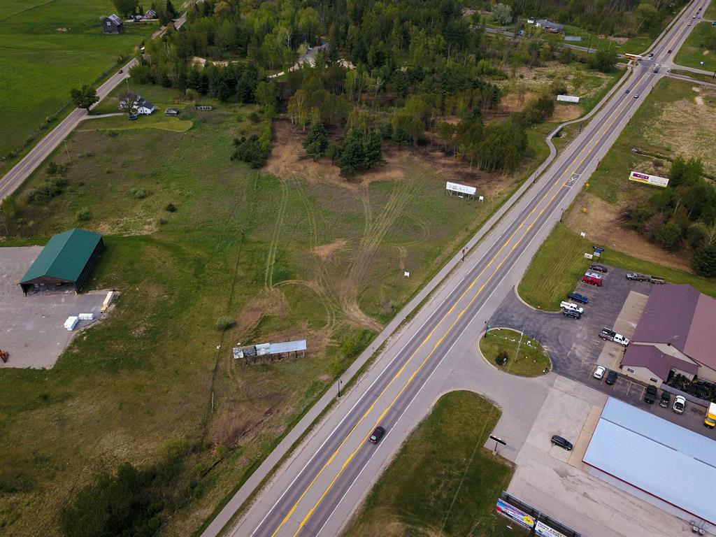 8.04 acres on paved, county maintained road. Easy on/off access to I75 exit 212. Heavy traffic area with lots of visibility. Water, sewer and electric available.