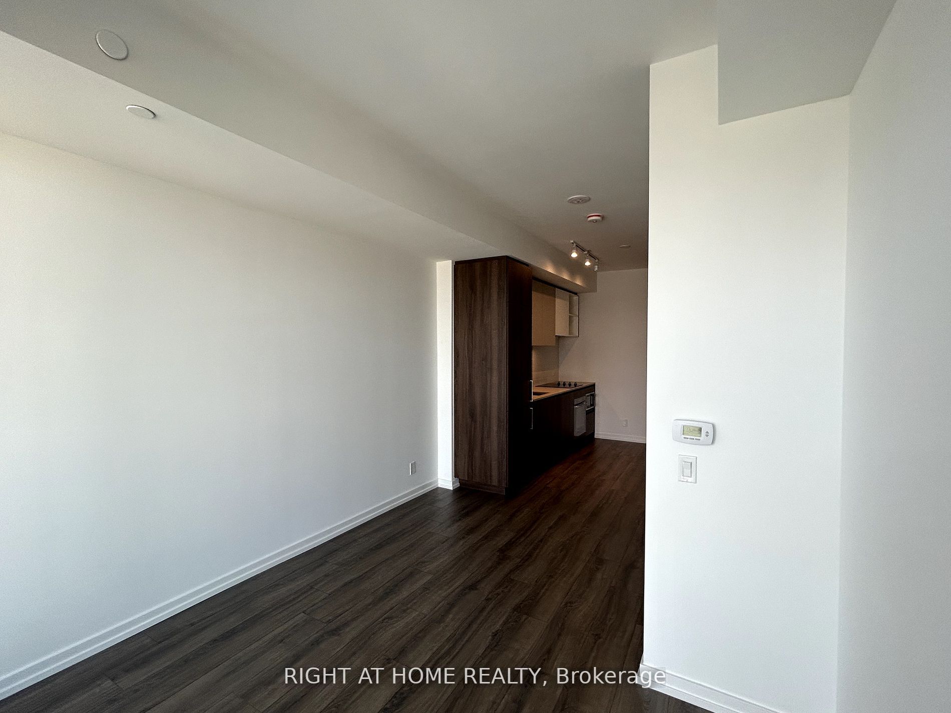 7890 Jane St 5207