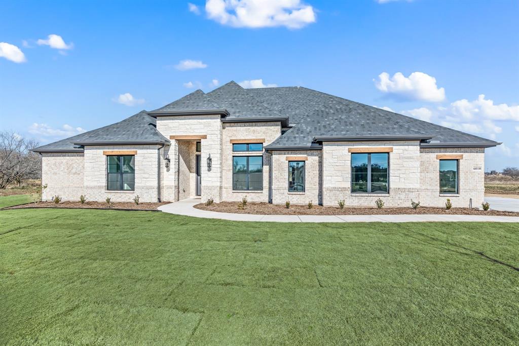 Welcome to a fantastic close-out community featuring spacious 1+ acre lots! The Signature Catherine floor plan offers an ideal blend of style and functionality in a single-story design. This home boasts an open-concept living-dining area, perfect for both entertaining and family gatherings. With 4 bedrooms, 3 baths, a dedicated study, and a game room, there's plenty of space for everyone to enjoy. A 3-car garage adds extra convenience and storage. Whether hosting friends or spending quality time with family, this home is designed to meet all your needs in a beautiful, serene setting.
NOTE - PHOTOS FROM PREVIOUSLY BUILT CATHERINE PLAN. COLORS AND FEATURES WILL VARY.