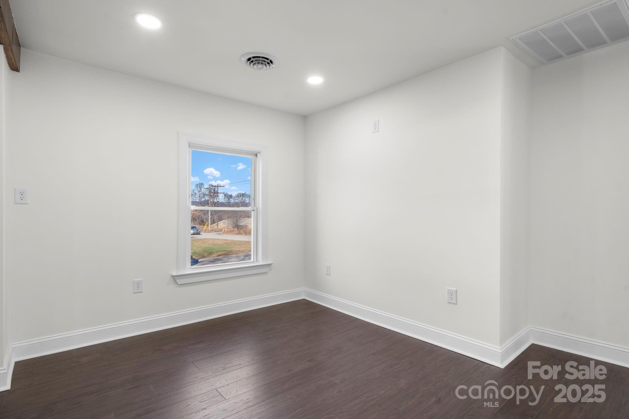 926 Fairview Drive SW