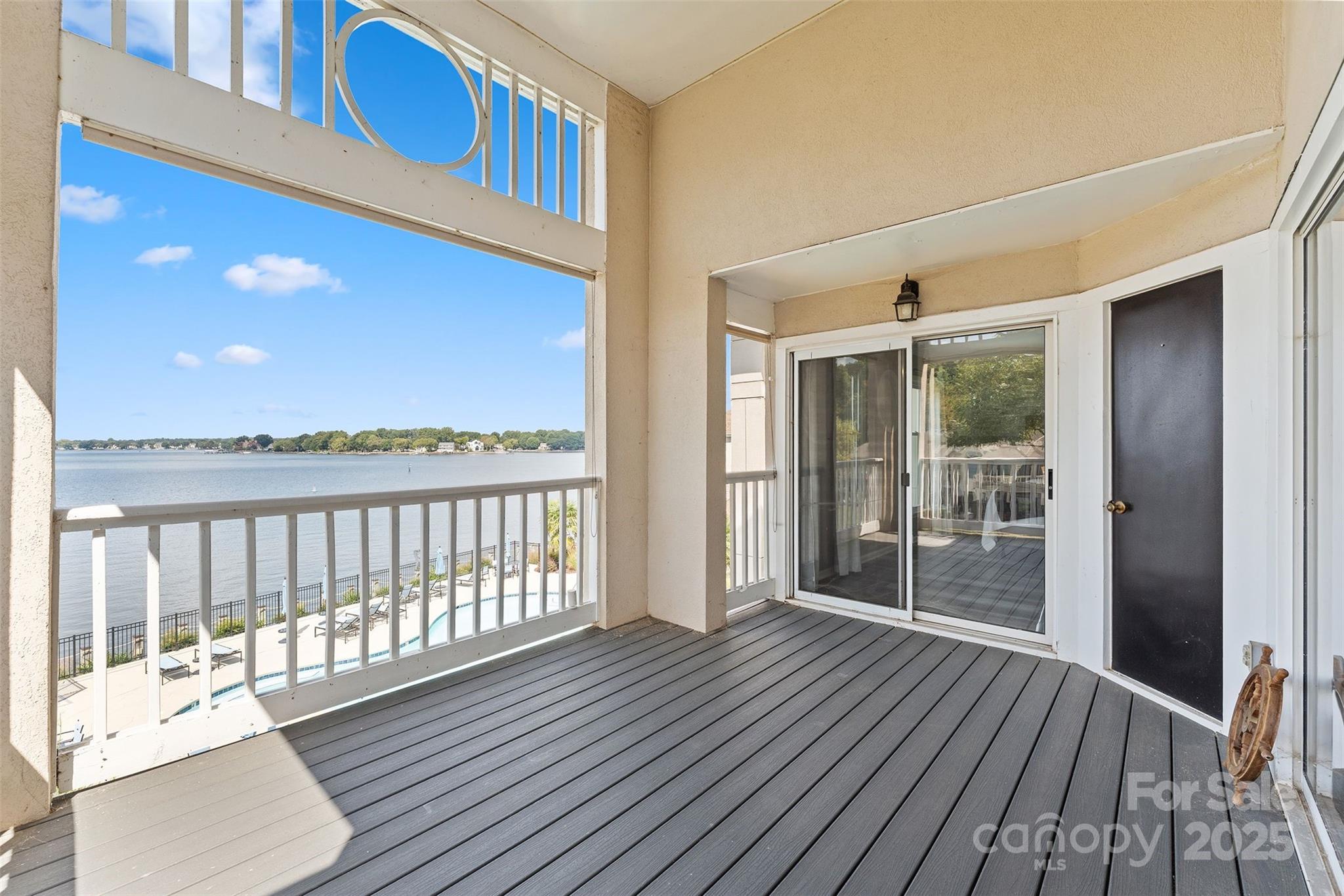 18589 Vineyard Point Lane