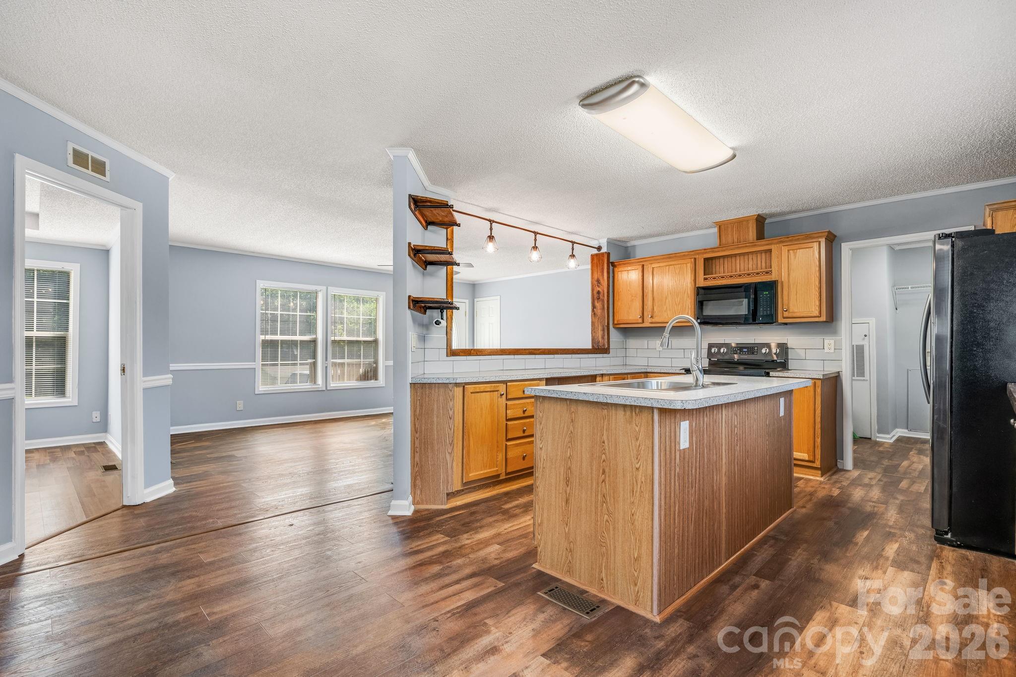 3015 Farm Pond Lane