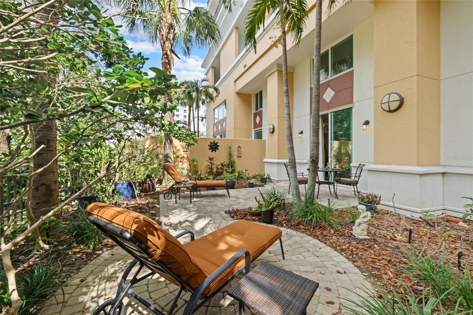 800 N Tamiami Trail 103