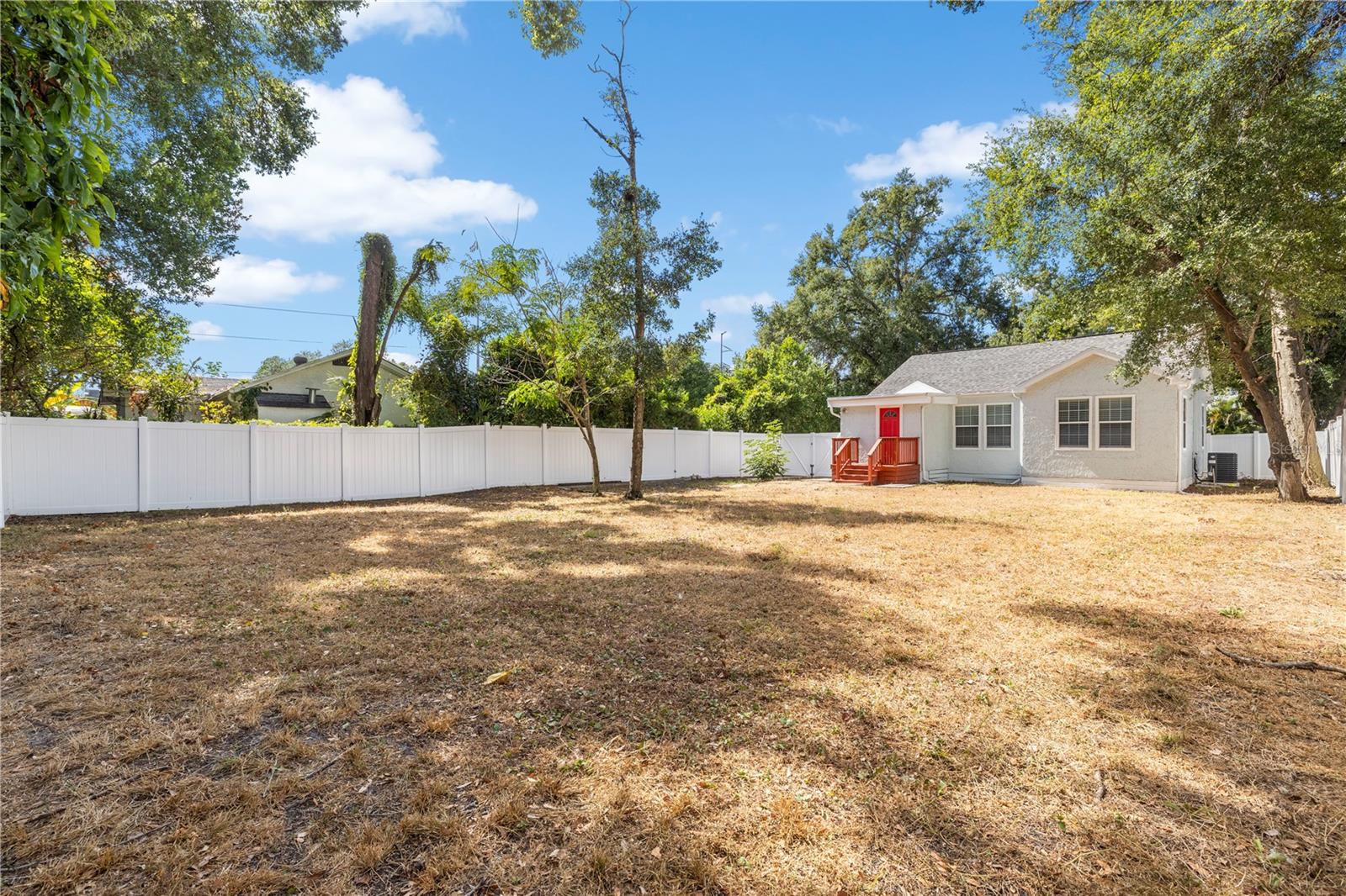 4009 N Seminole Avenue