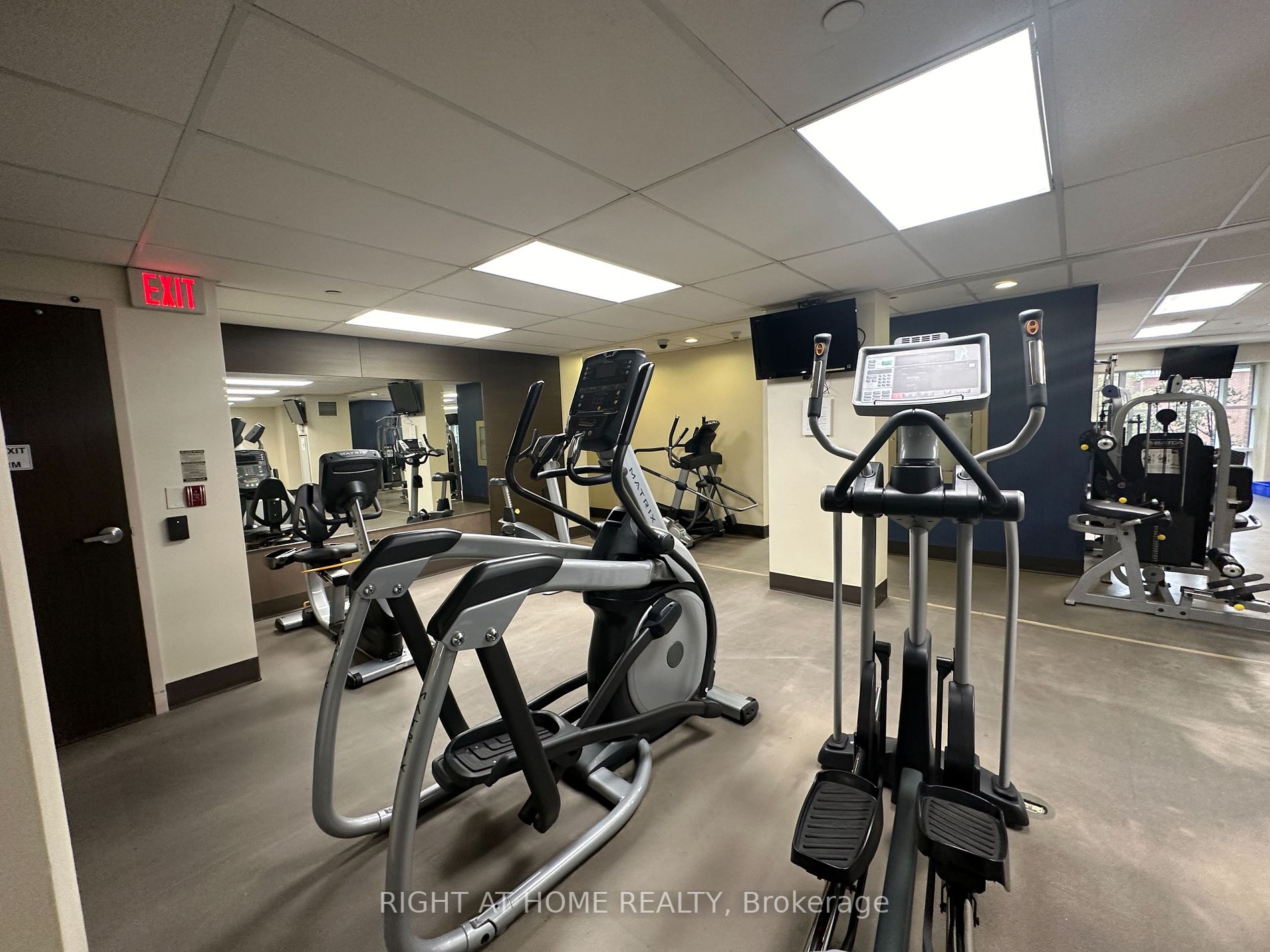 33 E Sheppard Ave 1205